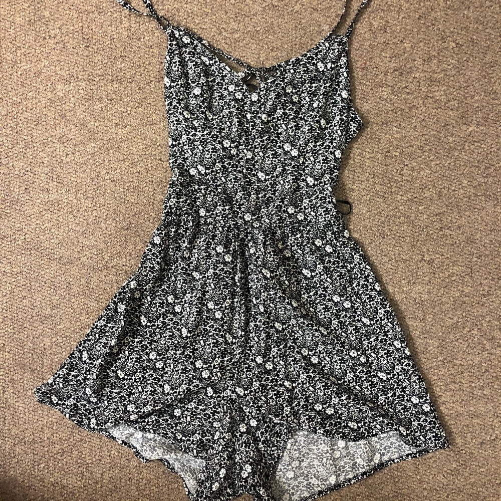 ABERCROMBIE floral romper never worn! tags on